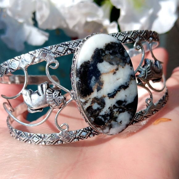 🖤White Buffalo Turquoise Sterling Silver Cuff - Picture 5 of 9